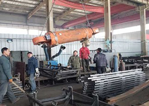 山西唯和達(dá)機(jī)械：發(fā)往霍州的導(dǎo)向滑靴，油缸！